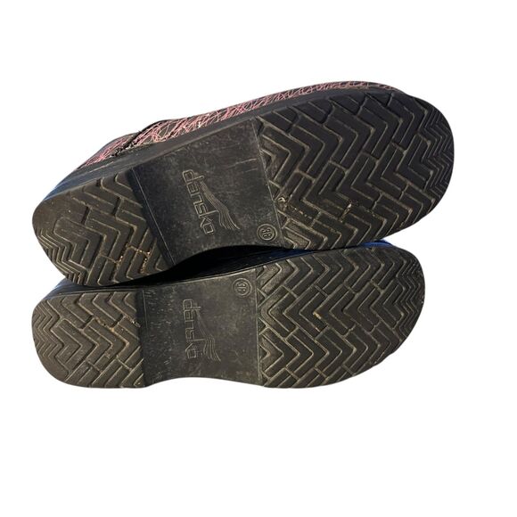 Women's Dansko Classic Clog Size 38 (US 7.5-8) Black/Pink Breast Cancer - Picture 7 of 7